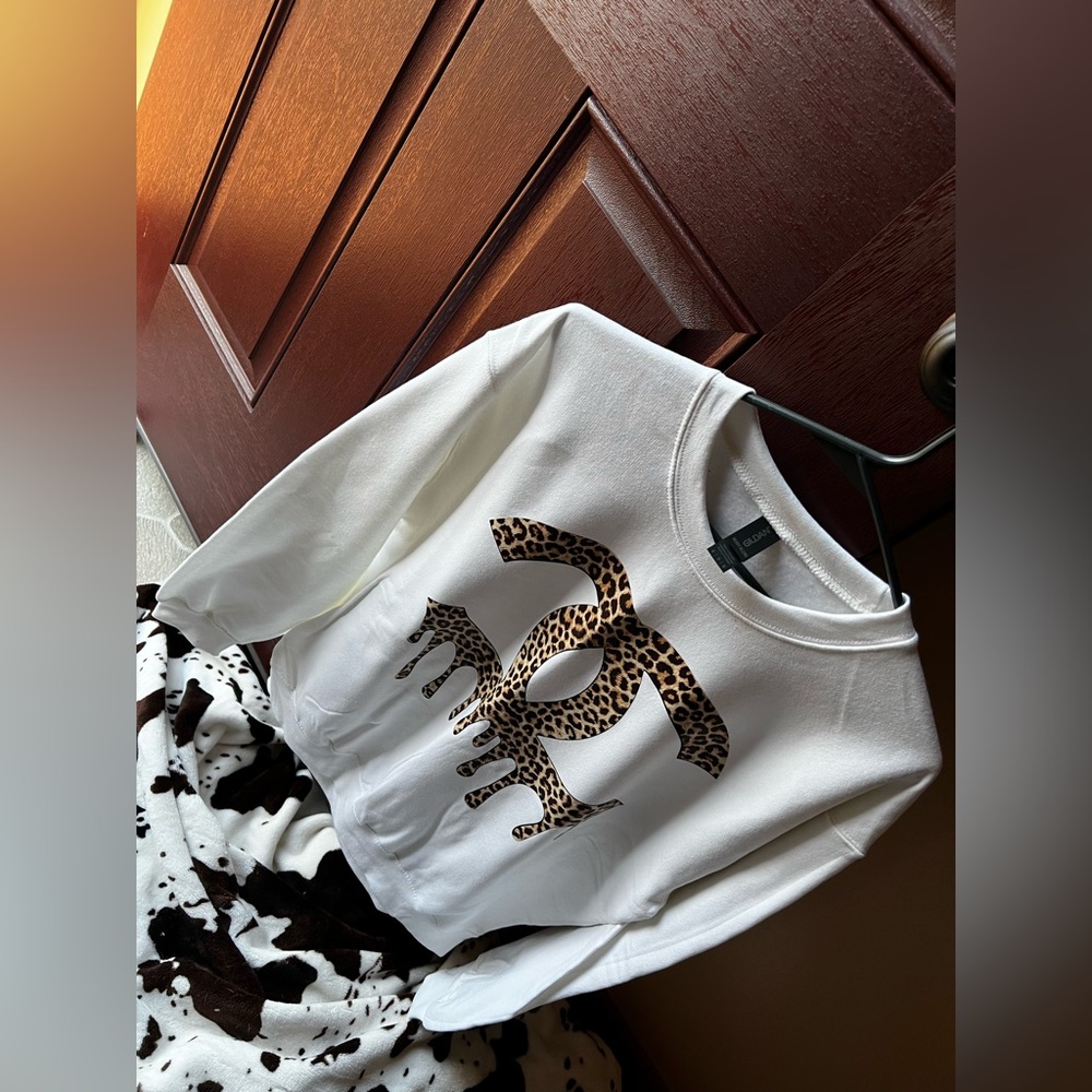 CC Leopard Sweatshirt - Picture 2 of 4
